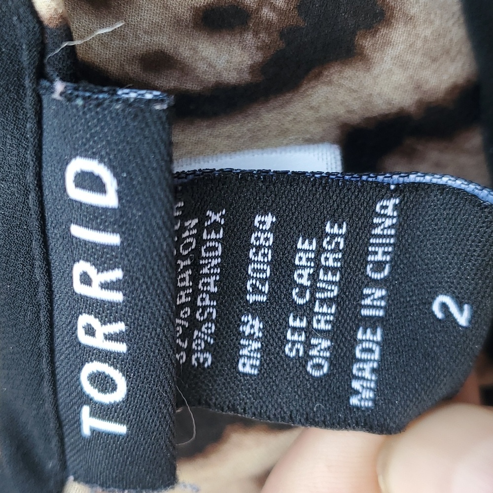 TORRID Top - Picture 3 of 8